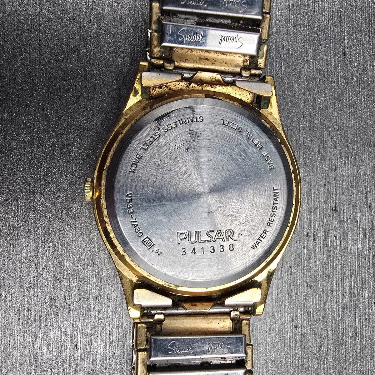 Seiko Pulsar Watch Men 34mm Champagne Dial Gold Tone Daydate V533-7A30 New BattC10
