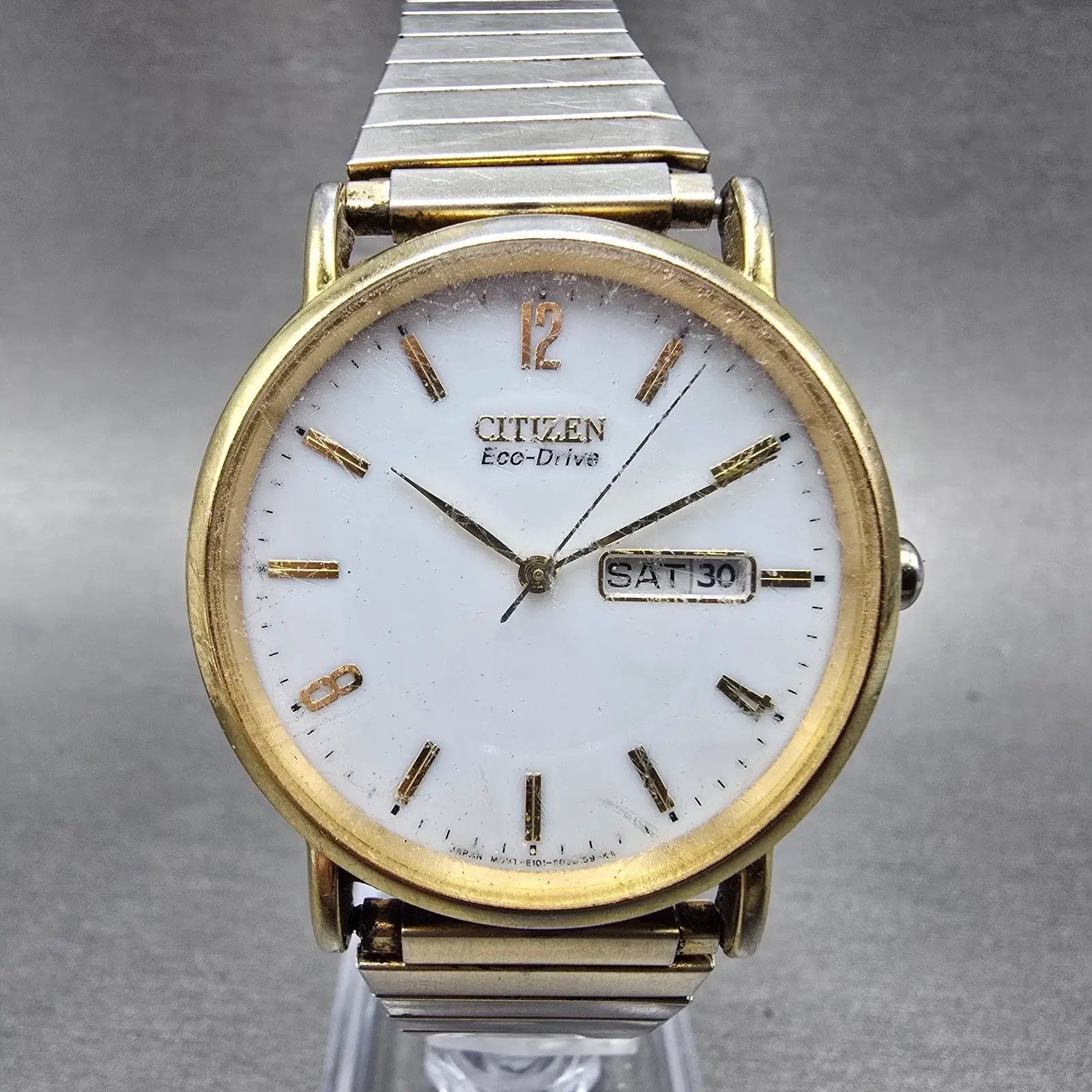 Citizen Eco-Drive Watch Men 36mm White Dial Gold Tone Daydate E101-S015588 Runs0