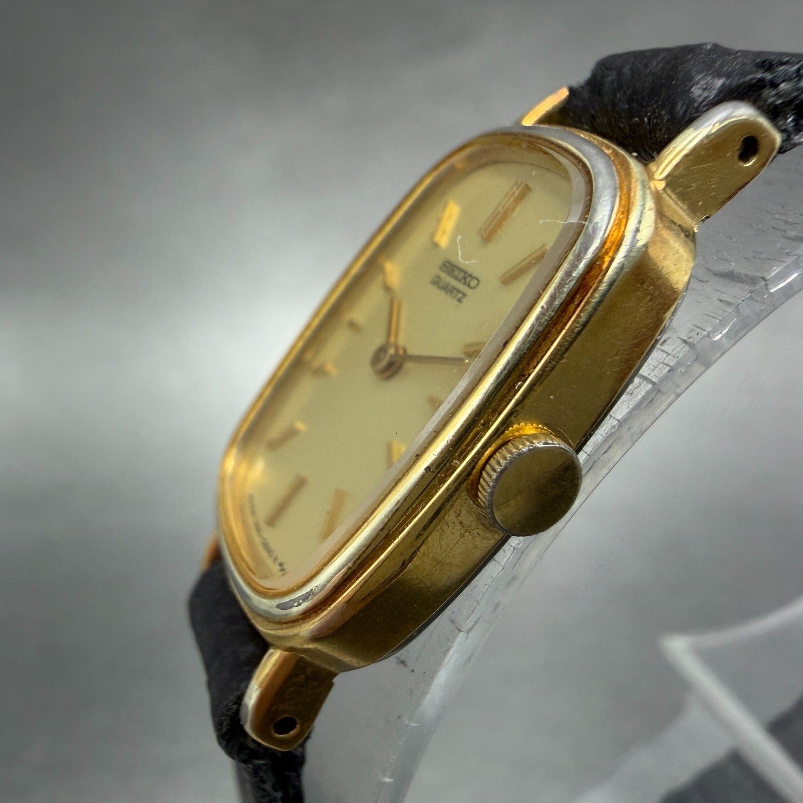 Seiko Watch Women 15mm Champagne Dial Gold Tone Oval 1320-5530 New Battery VTG2