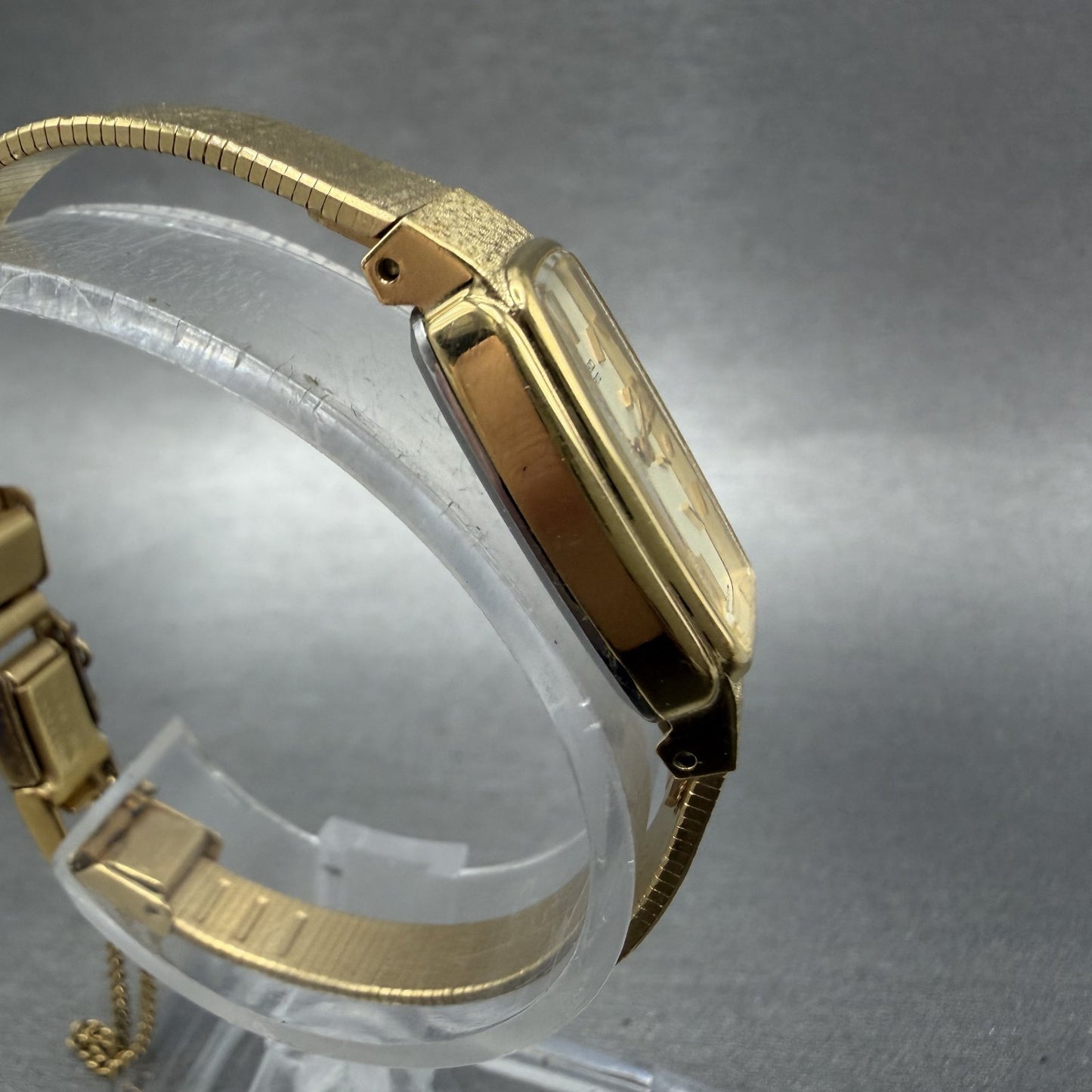 Seiko Tank Watch Women 13mm Champagne Dial Gold Tone 13205549 New Battery ABC3