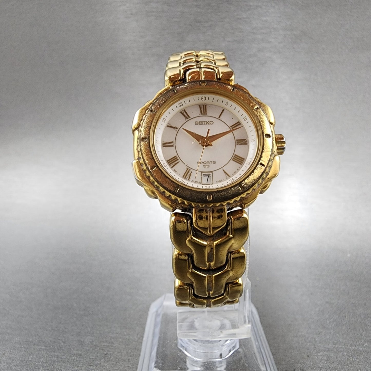 Seiko Sports 50 Watch Women 27mm MOP Dial Gold Tone Date 7n820479 New Battery5