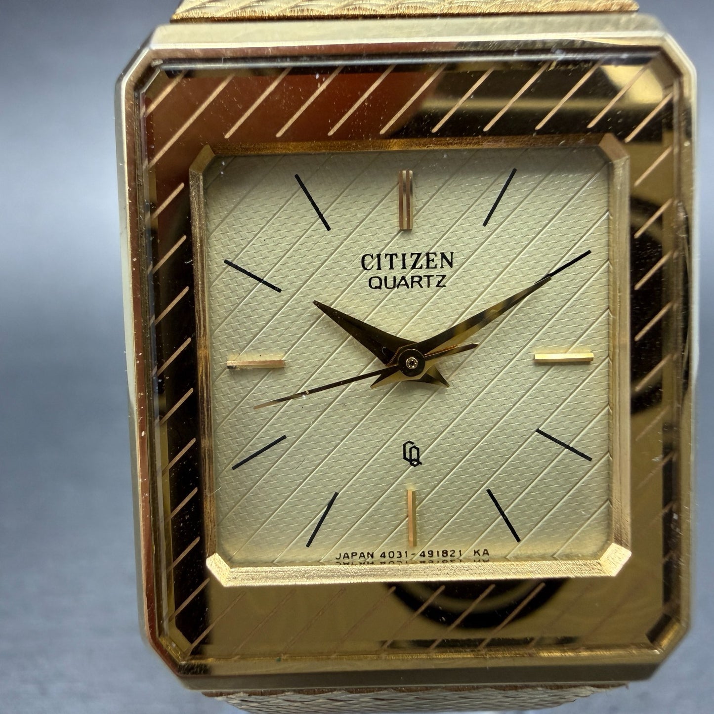 Citizen Tank Watch Unisex 25mm Champagne Dial Gold Tone 4031-490649 New Battery1