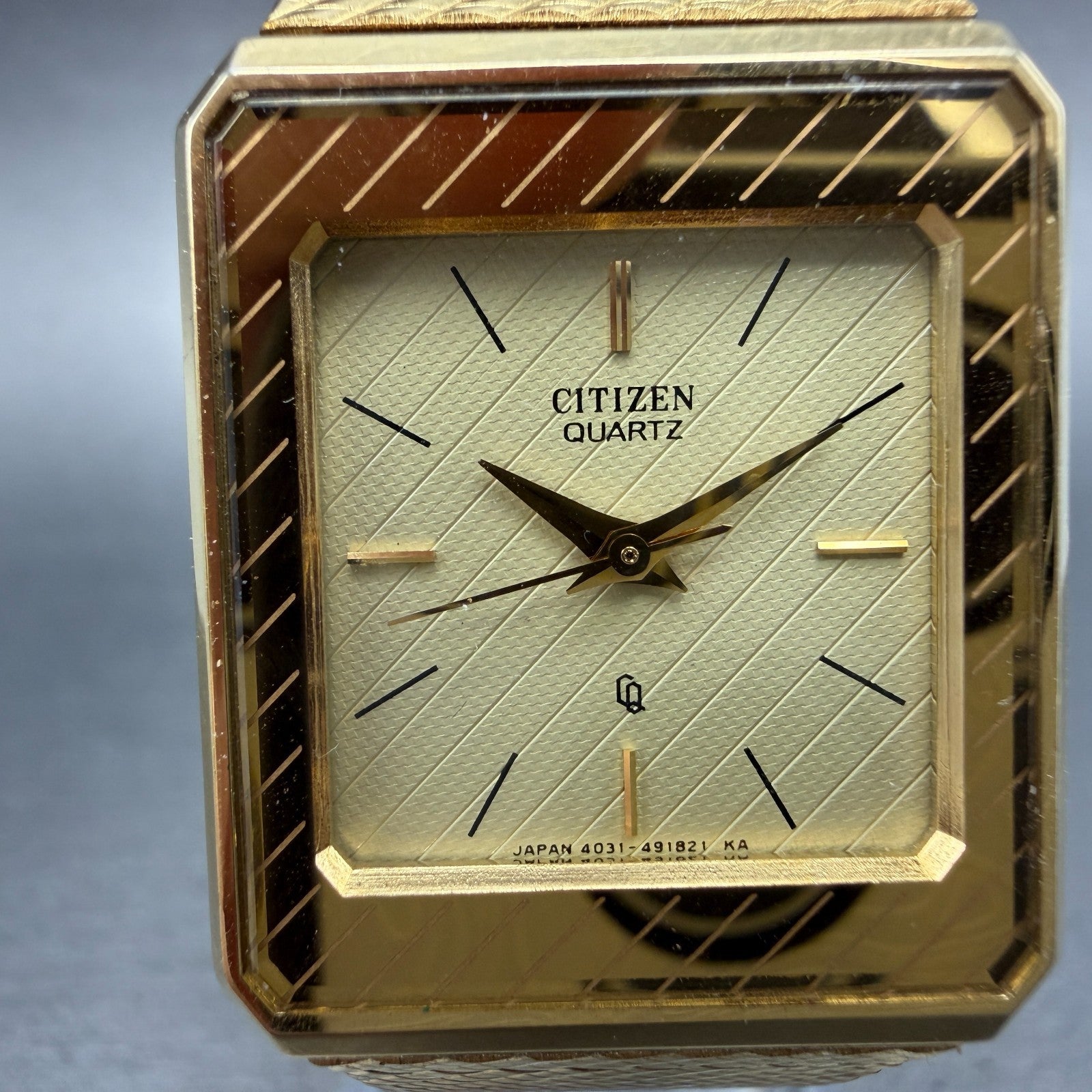 Citizen Tank Watch Unisex 25mm Champagne Dial Gold Tone 4031-490649 New Battery1
