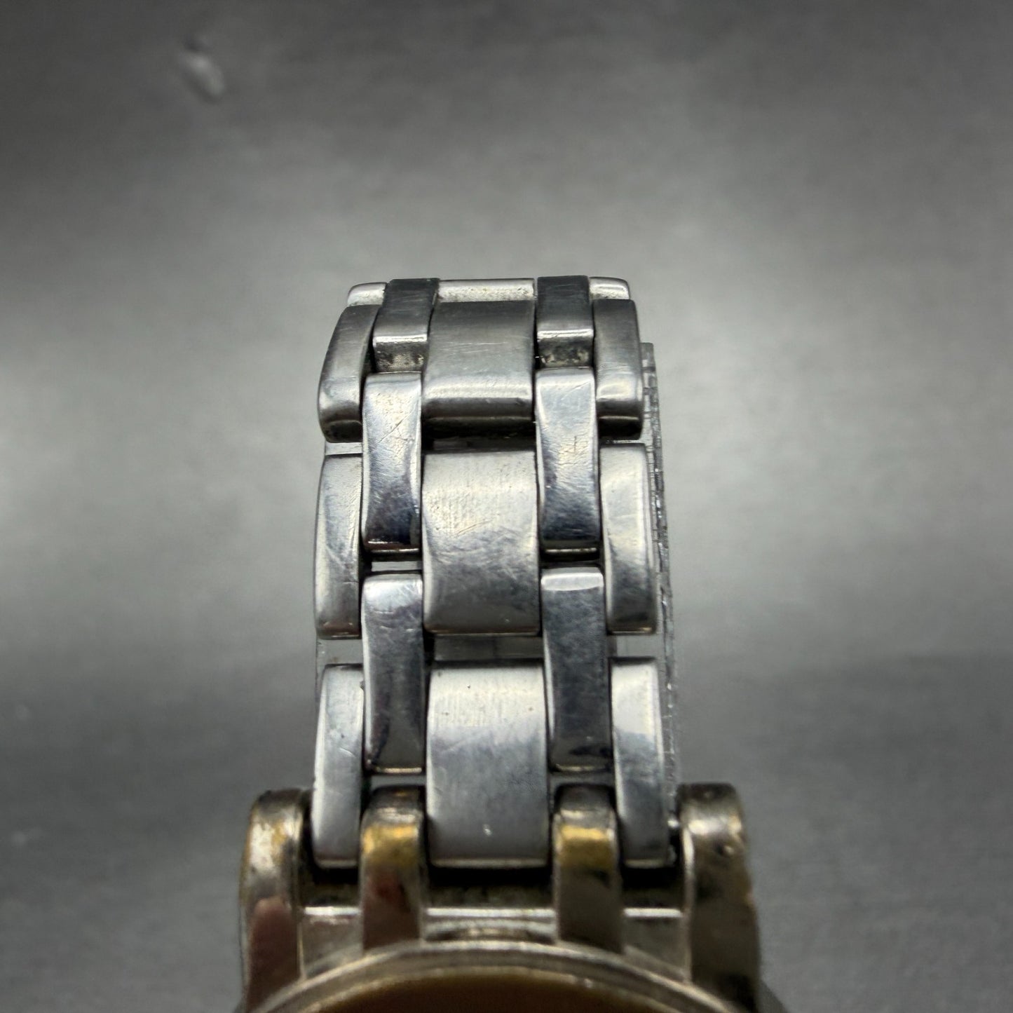 Seiko Watch Women 26mm Cream Dial Silver Tone Round V700-6K99 New Battery VTG4