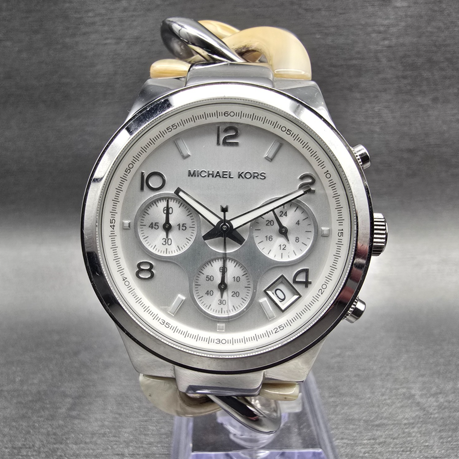Michael Kors Runway Twist Womens Watch 37mm Silver Dial Chrono MK4263 New Batt0