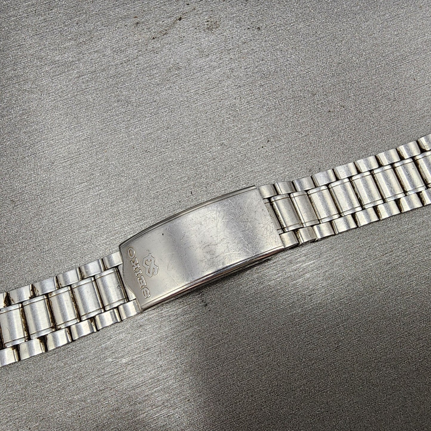 Seiko SQ Watch Men 34mm Silver Dial Silver Tone Daydate 81238009 PARTS8