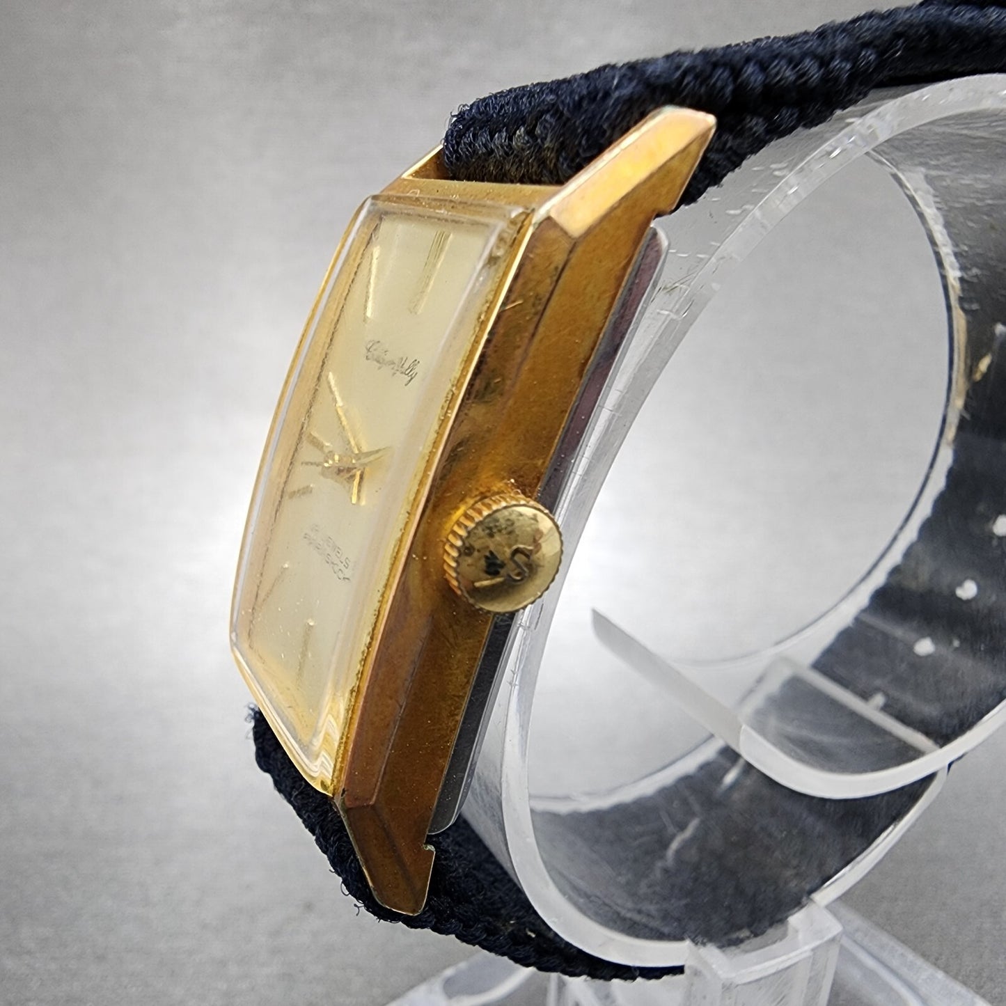 Citizen Jully Tank Watch Women 17mm Champange Dial Gold Tone Rectangle Runs2