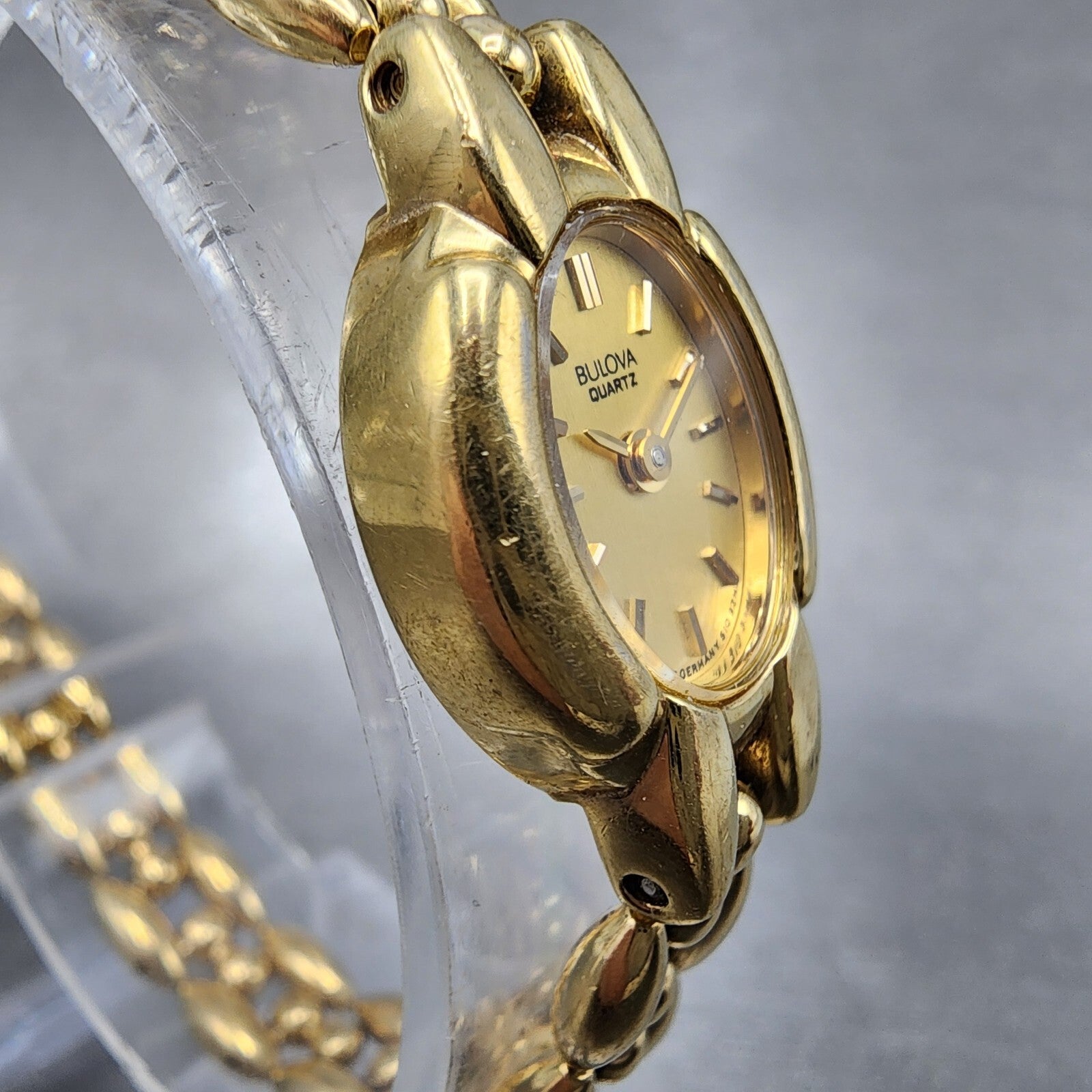 Bulova Watch Women 17mm Champagne Dial Gold Tone Oval 92H51 New Battery3