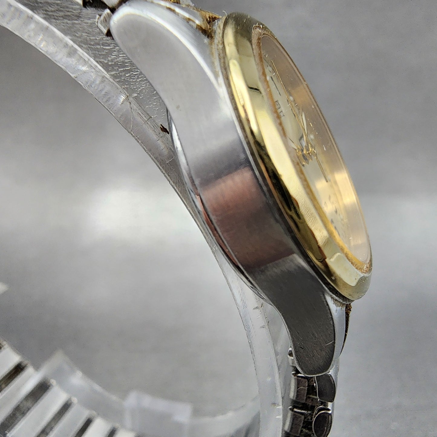 Citizen CQ Watch Women 25mm Cream Dial Two Tone Daydate Round New Battery3