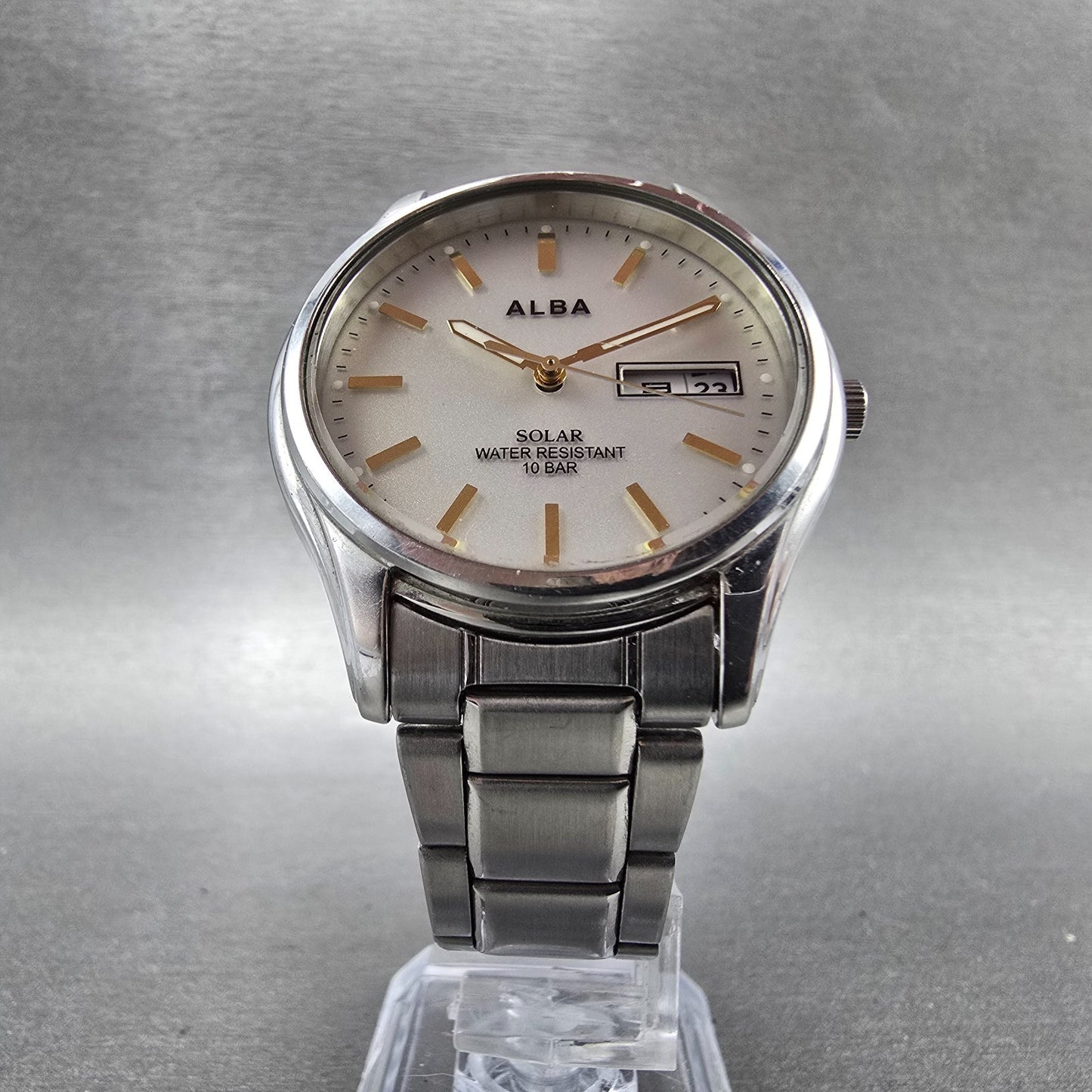 Seiko Alba Solar Watch Men 36mm Silver Dial Silver Tone Daydate V158-0AX0 Runs X5