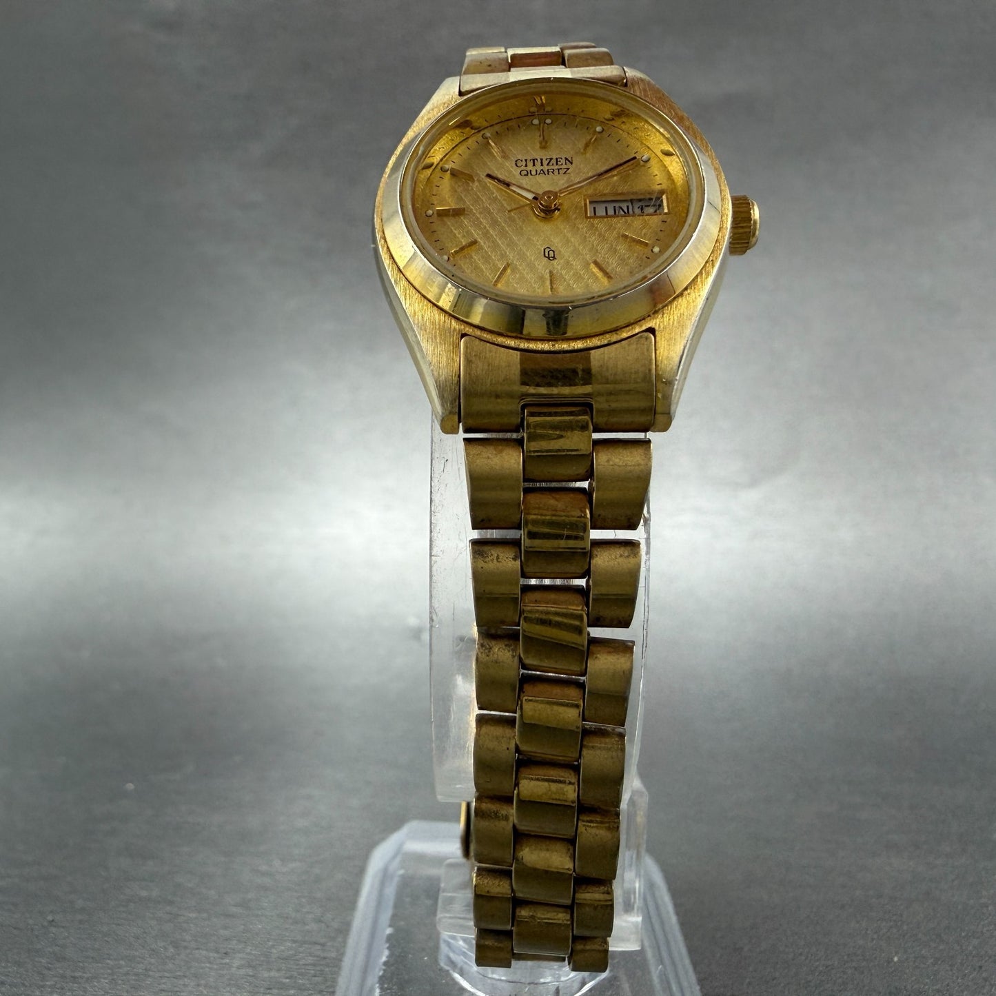 Citizen CQ Watch Women 24mm Champagne Dial Gold Tone Daydate 6000-S14323 NewBatt5