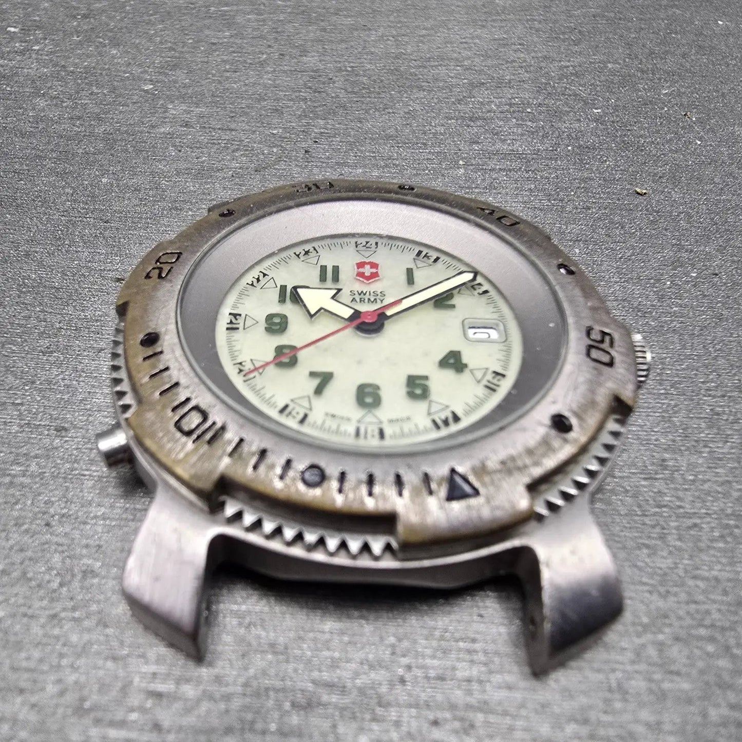 Victorinox Swiss Army Sportline Watch Men 40mm White Dial Silver Date PARTS SWER3