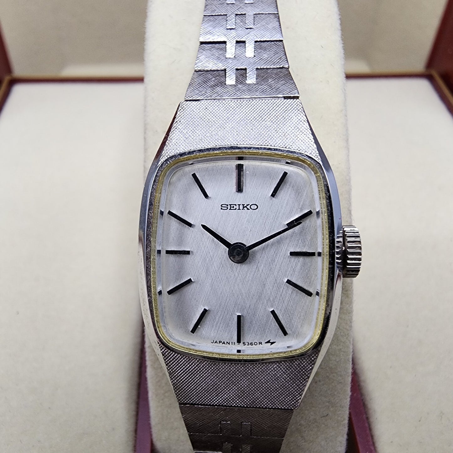 Seiko Watch Women 17mm Silver Dial Silver Tone Rectangle Manual Wind Runs  NOS1