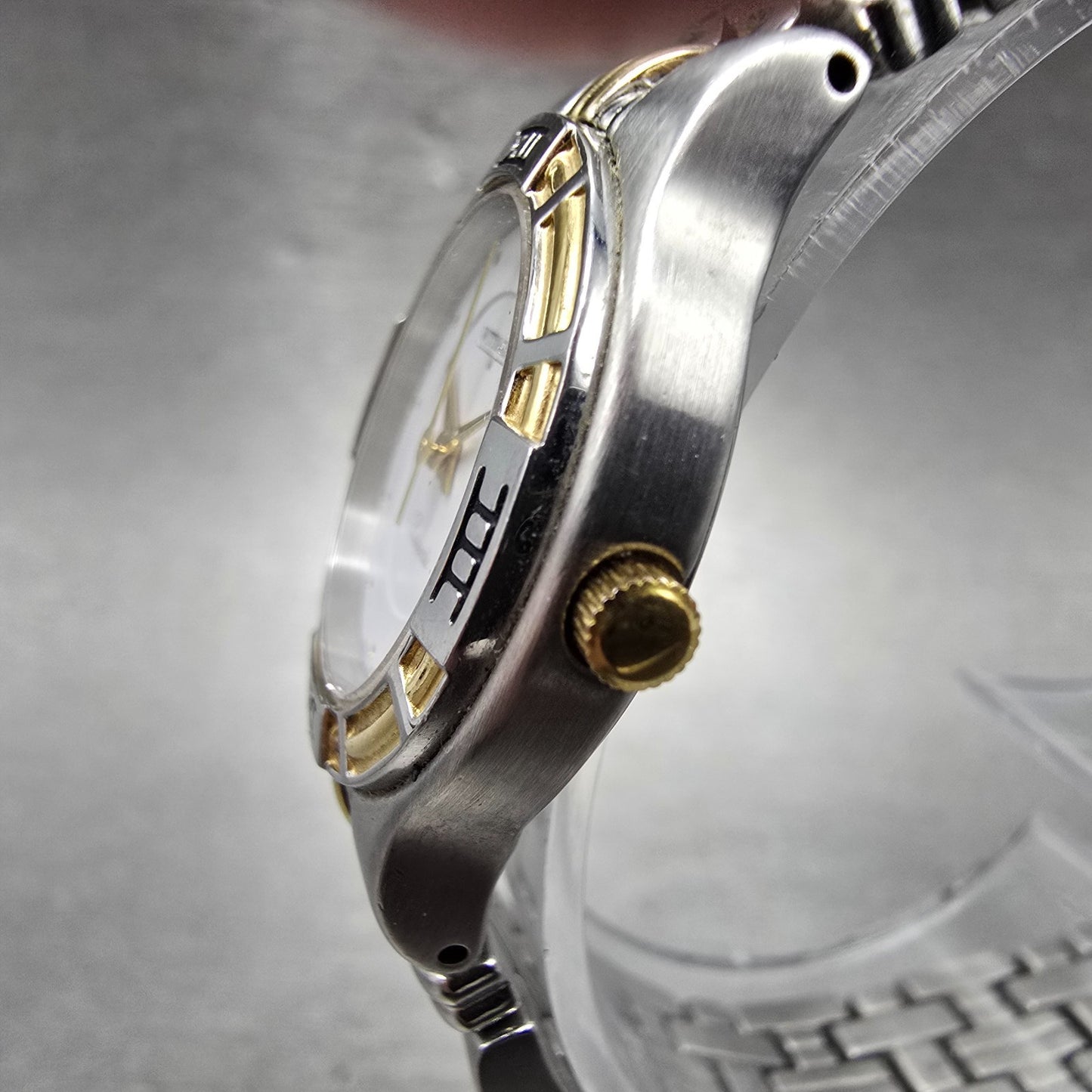 Wittnauer Laureate Watch Women 25mm White Dial Two Tone Date Round New Battery P2