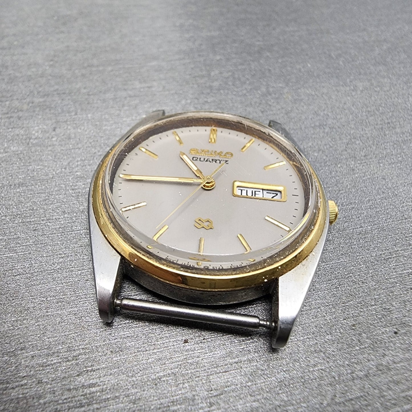 Seiko SQ Watch Men 33mm Gray Dial Two Tone Round Daydate 5y236020 PARTS3