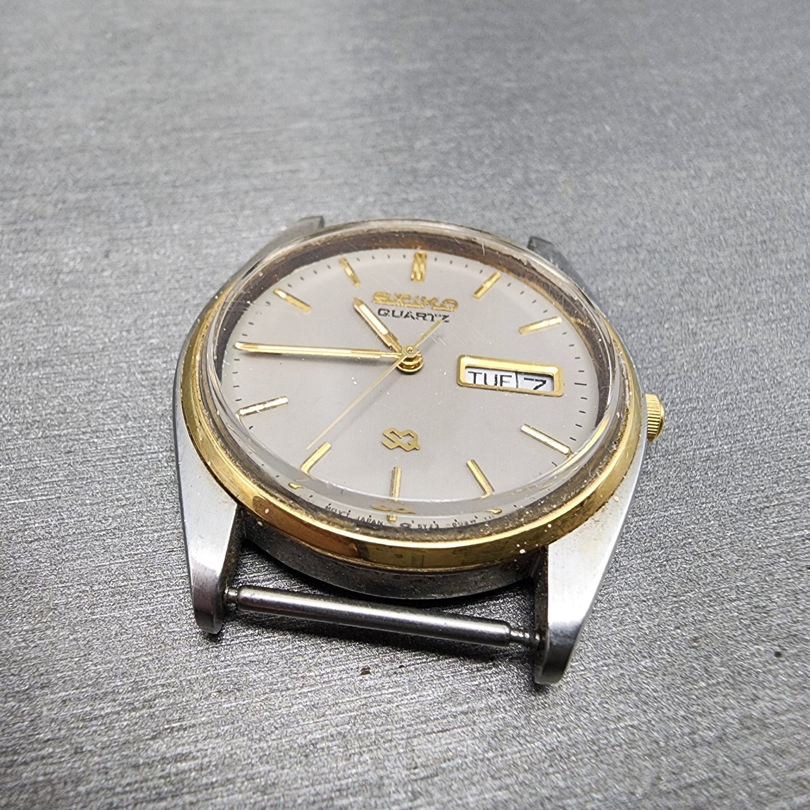 Seiko SQ Watch Men 33mm Gray Dial Two Tone Round Daydate 5y236020 PARTS3