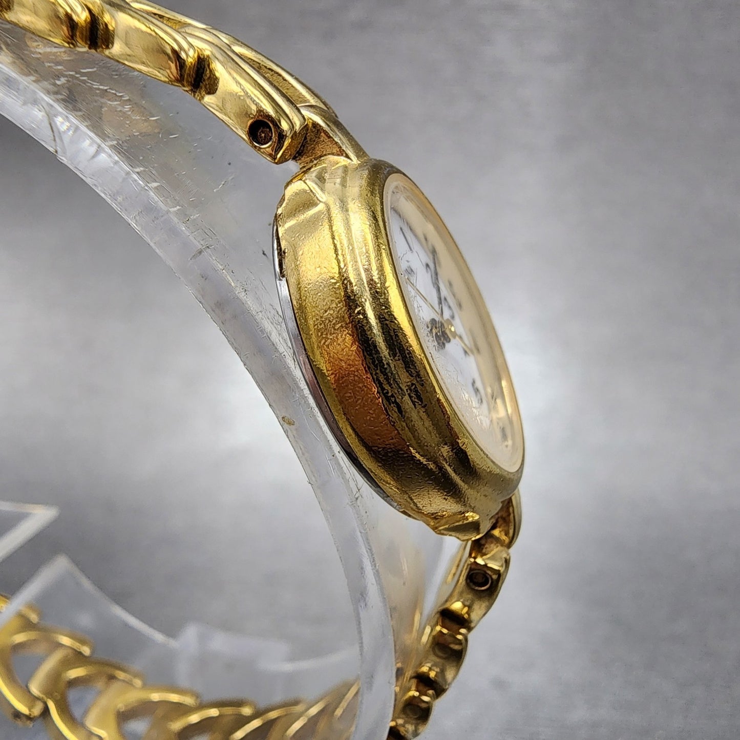 Bulova Watch Women 17mm White Dial Gold Tone Oval 97T70 New Battery3