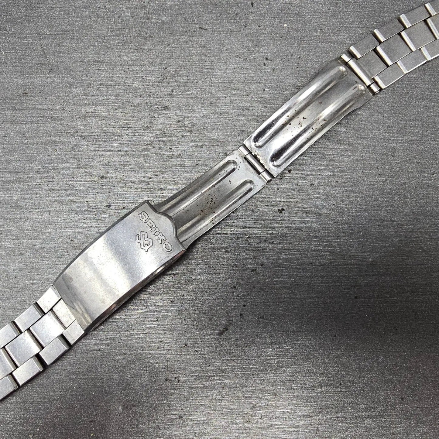 Seiko SQ Bracelet 19mm Stainless Steel Silver Tone Tri Folding Clasp VTG 111S14