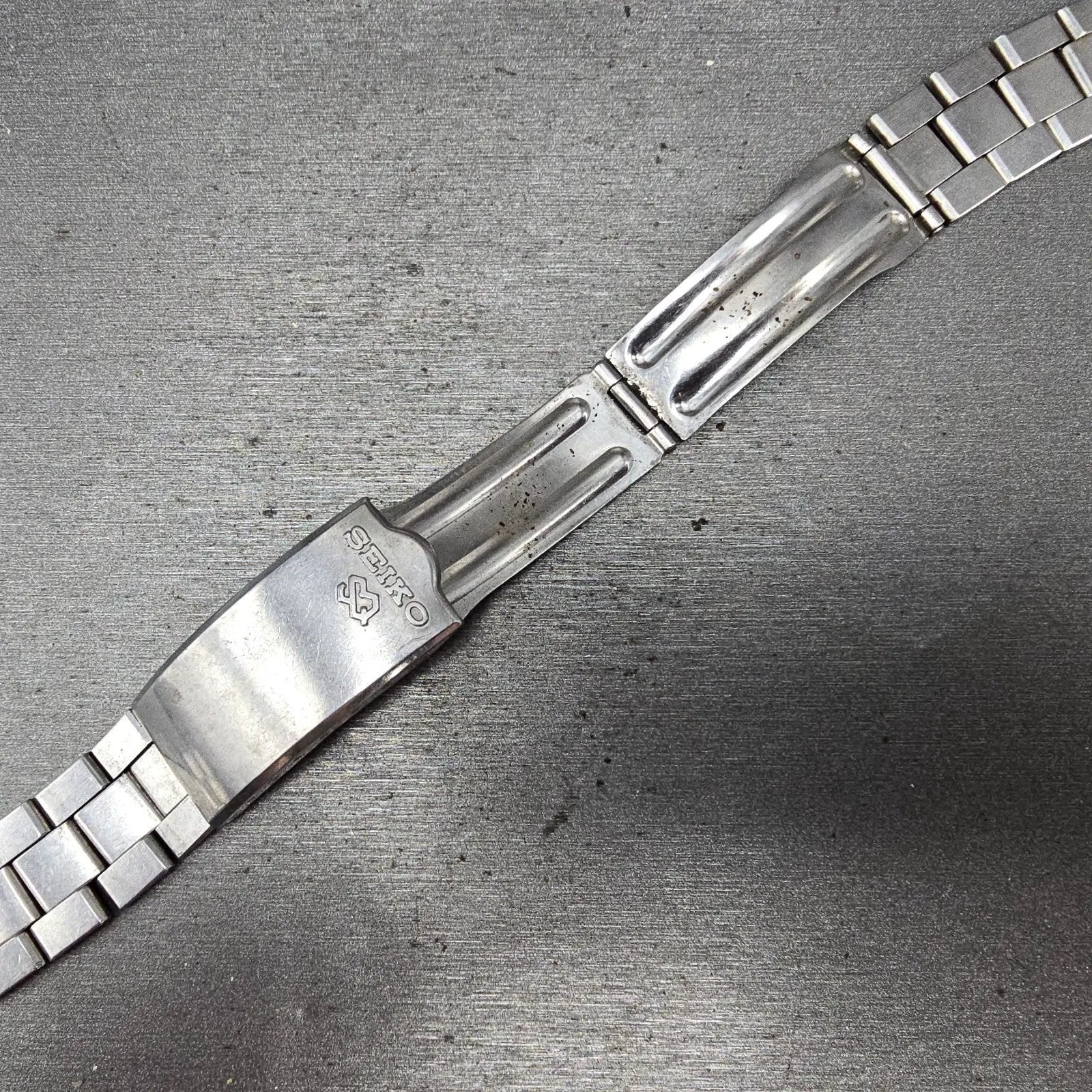Seiko SQ Bracelet 19mm Stainless Steel Silver Tone Tri Folding Clasp VTG 111S14