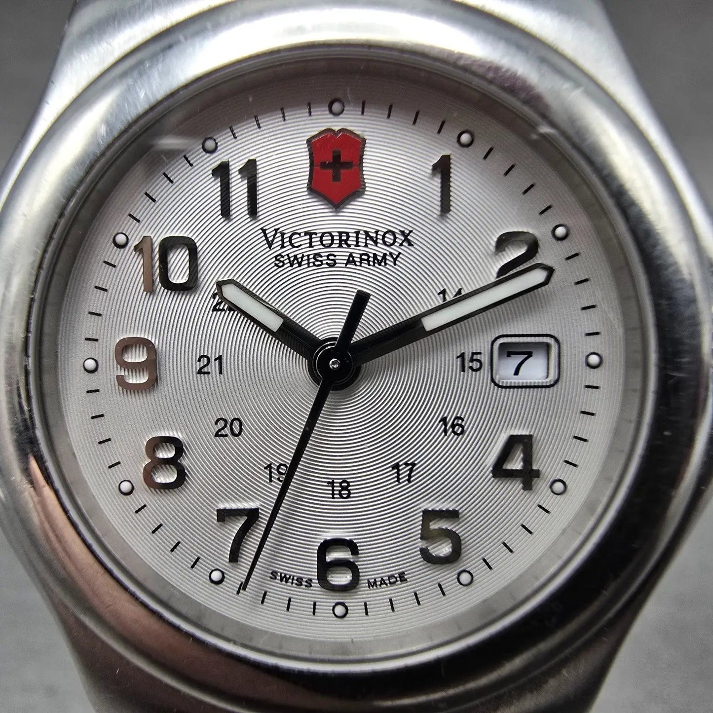 Victorinox Swiss Army Watch Women 33mm Silver Dial Silver Tone Date 24705 NewBat1