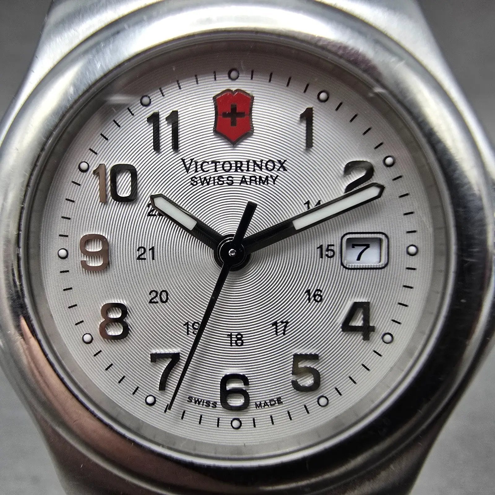 Victorinox Swiss Army Watch Women 33mm Silver Dial Silver Tone Date 24705 NewBat1