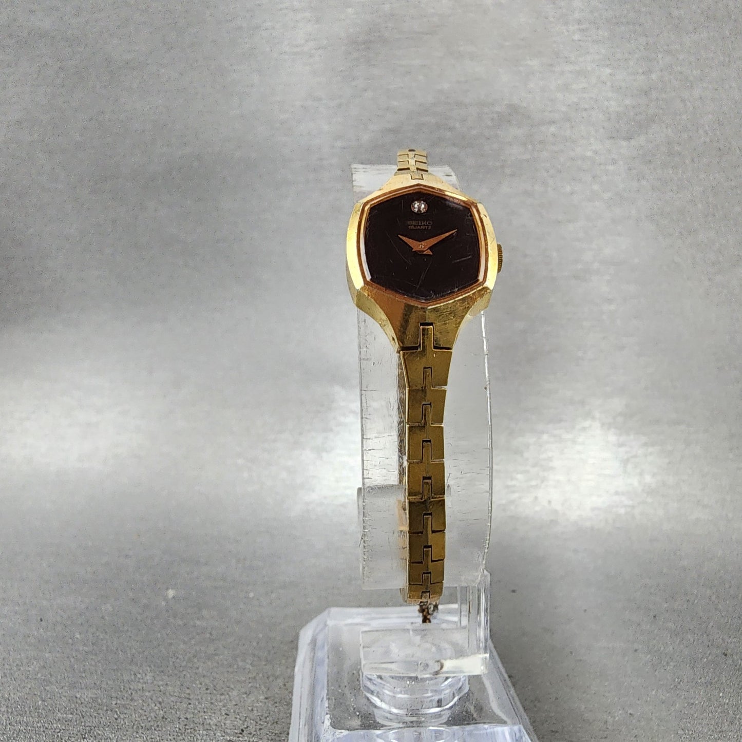Seiko Watch Women 18mm Black Dial Gold Tone Hexagon 14005319 New Battery5