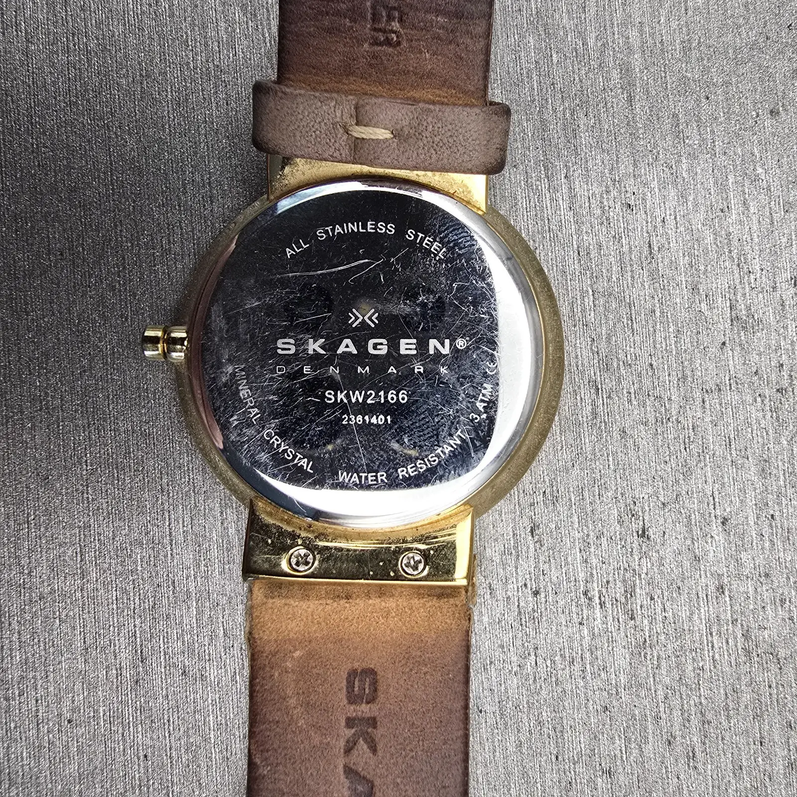 Skagen Watch Women 34mm MOP Dial Gold Tone Date Round SKW2166 New Battery10