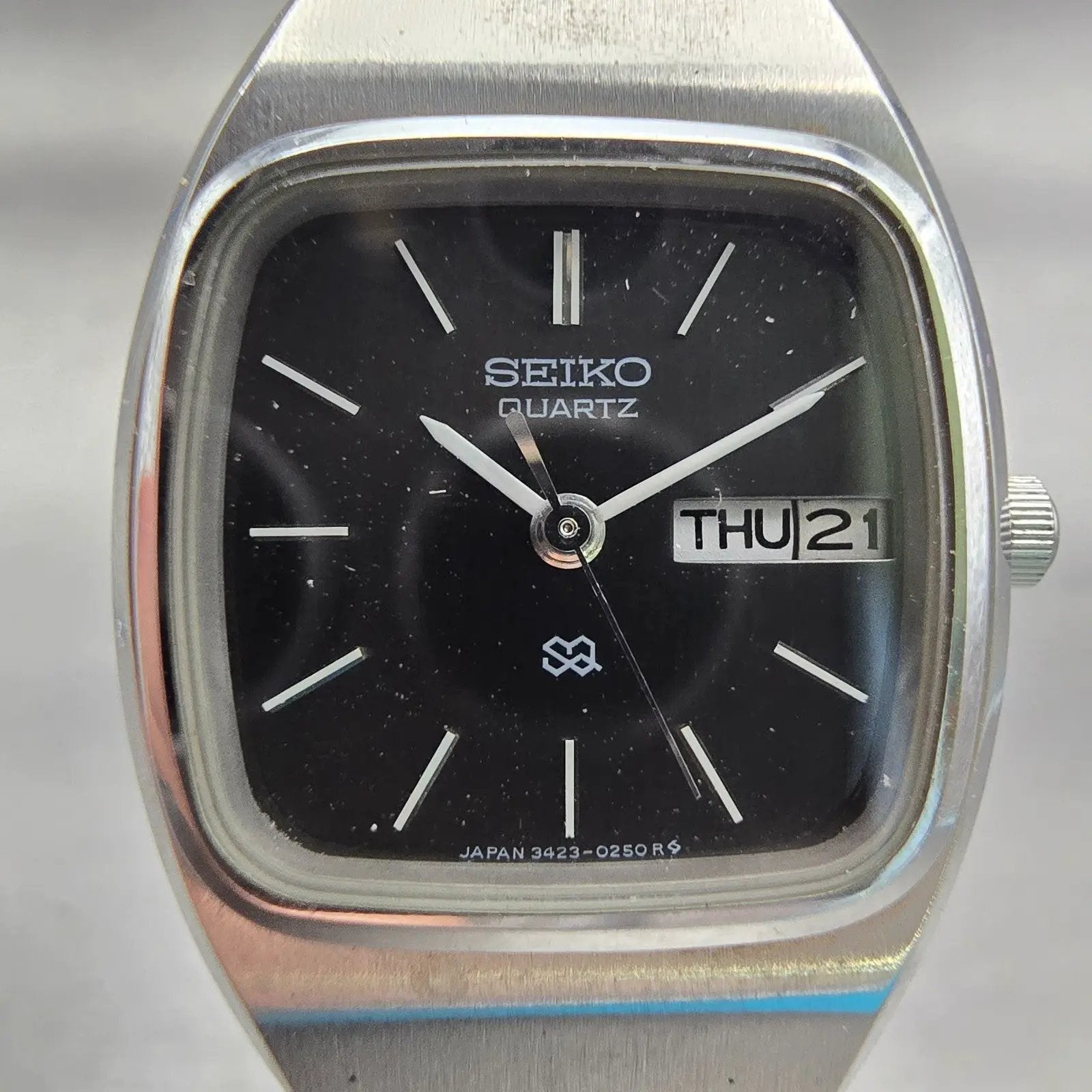 Seiko SQ Watch Women 22mm Black Dial Silver Tone Daydate 3423-5080 New Battery1