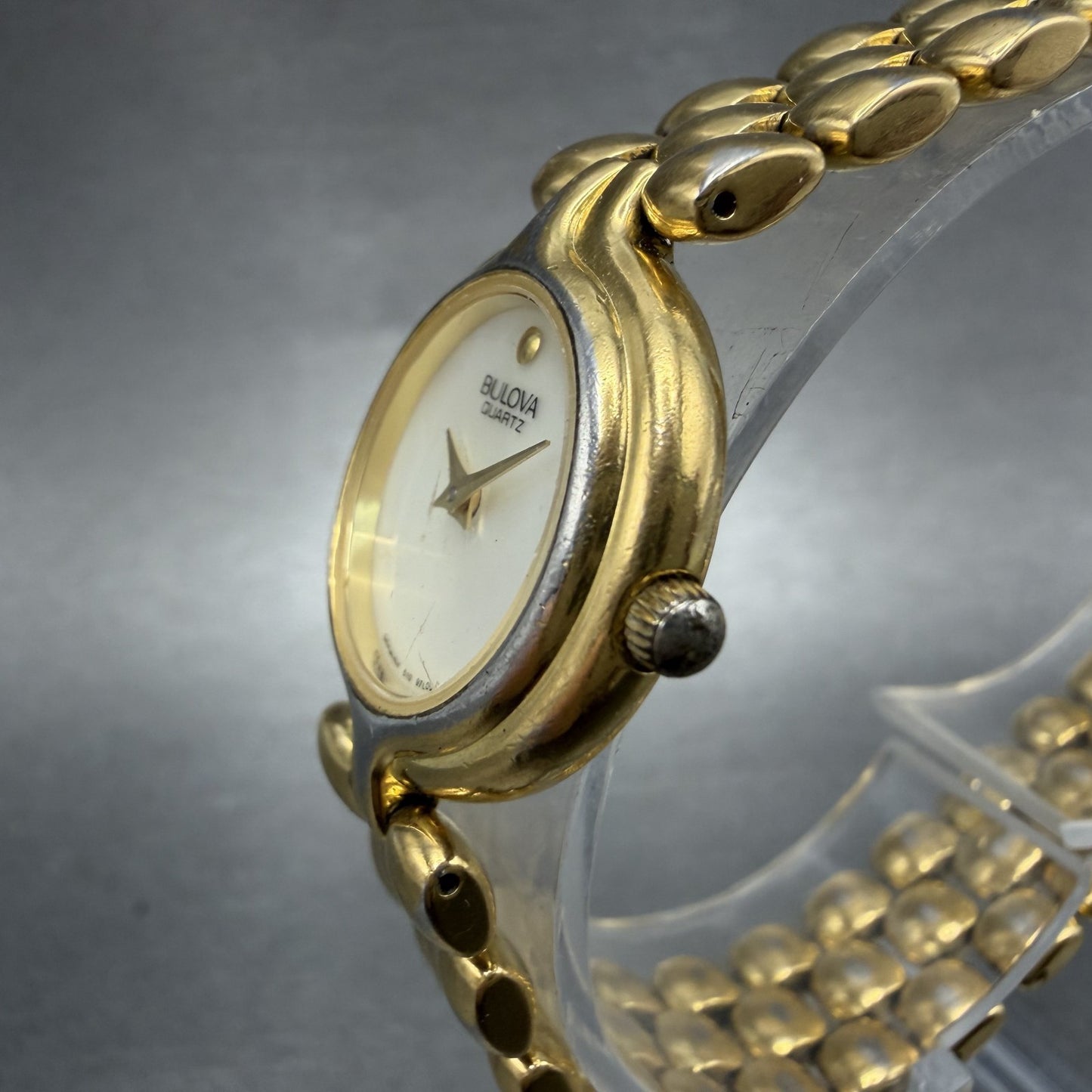 Bulova Watch Women 22mm MOP Dial Gold Tone Round 97L105 New Battery Vintage2