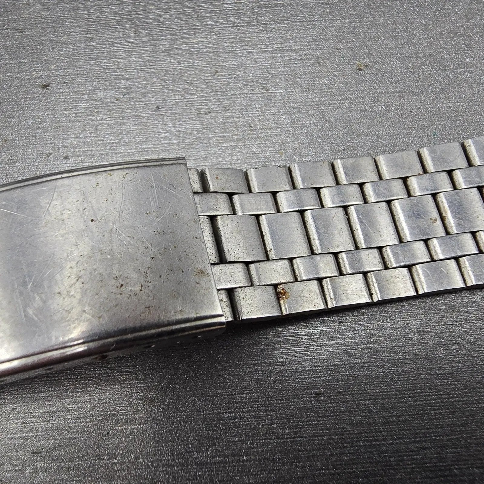 Seiko SQ Bracelet 20mm Stainless Steel Silver Tone Tri Folding Clasp VTG 610504