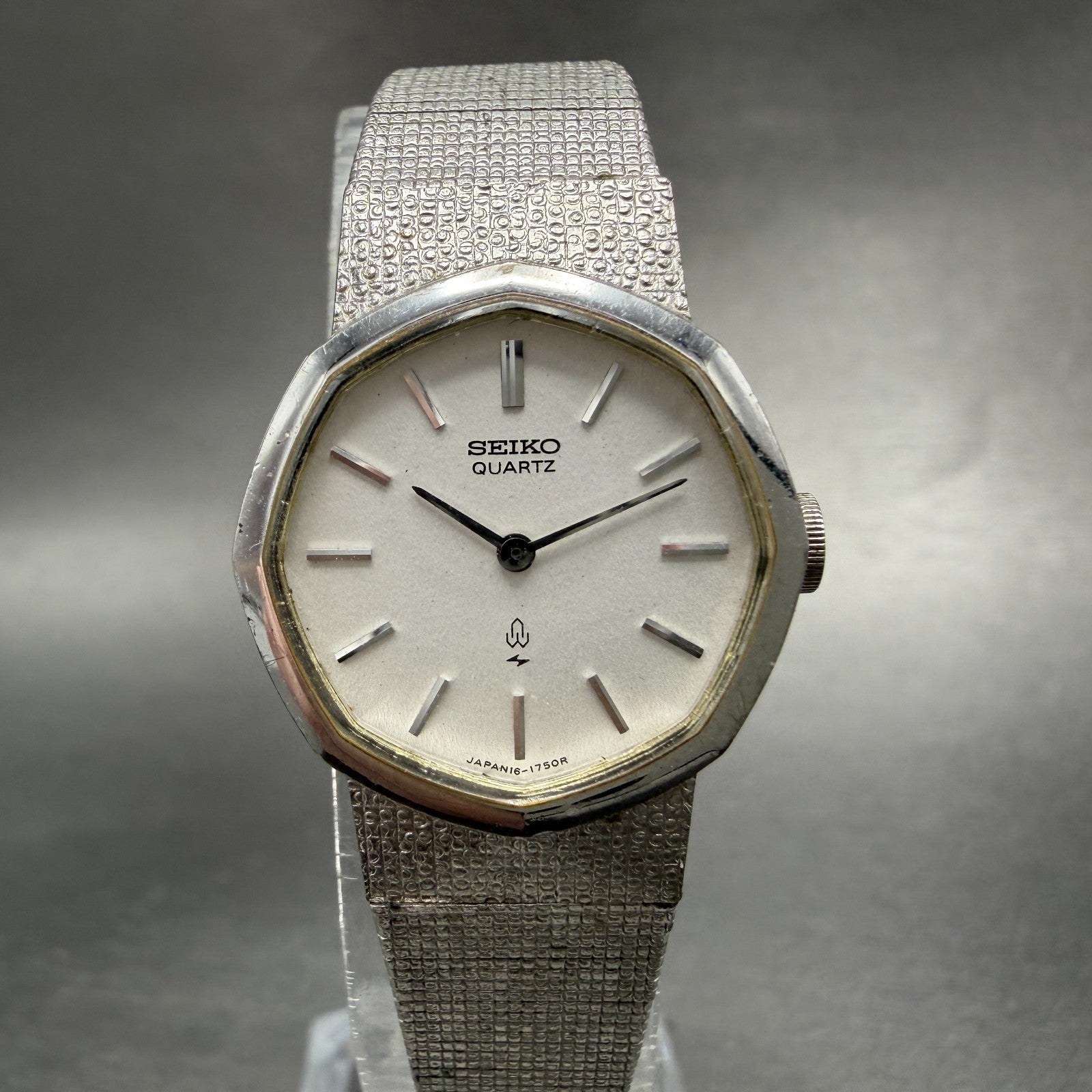 Seiko Watch Women 22mm Silver Dial Silver Tone Octagon 16-5890 New Battery VTG0