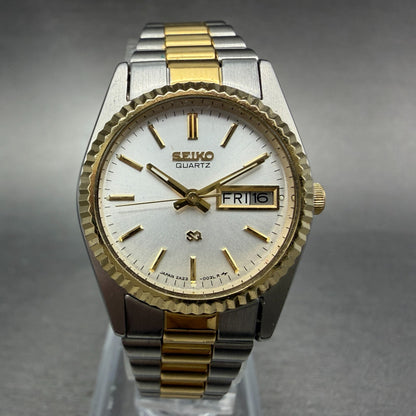 Seiko SQ Watch Women 25mm Silver Dial Two Tone Daydate Round 2A230039 NewBat 990