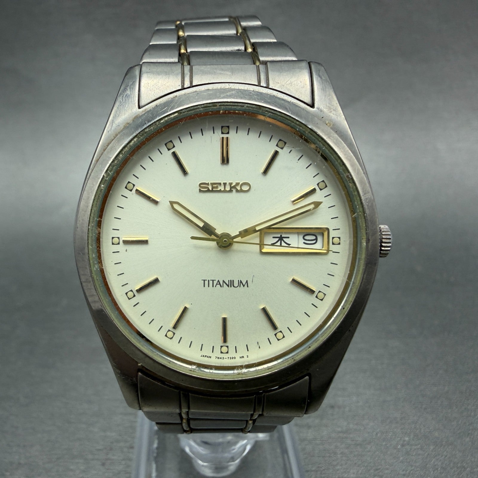 Seiko Watch Men 36mm Champagne Dial Two Tone Titanium Daydate 7N43-9100 New Bat30