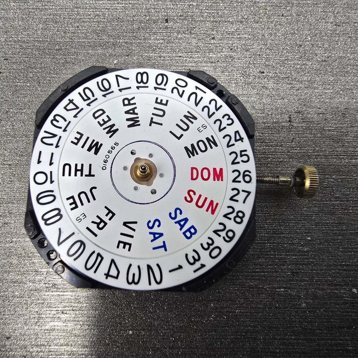 Seiko 7N43C Quartz Movement White Daydate at 3 Three Hand Runs2