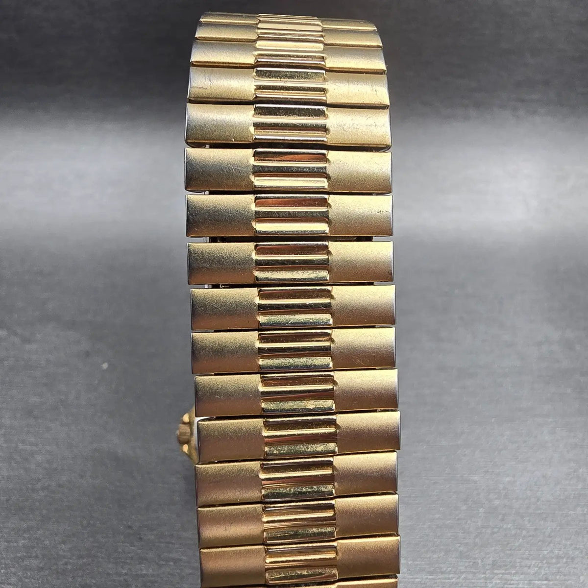Bulova Caravelle Watch Men 34mm Gold Dial Gold Tone Date 42B54 New Battery7