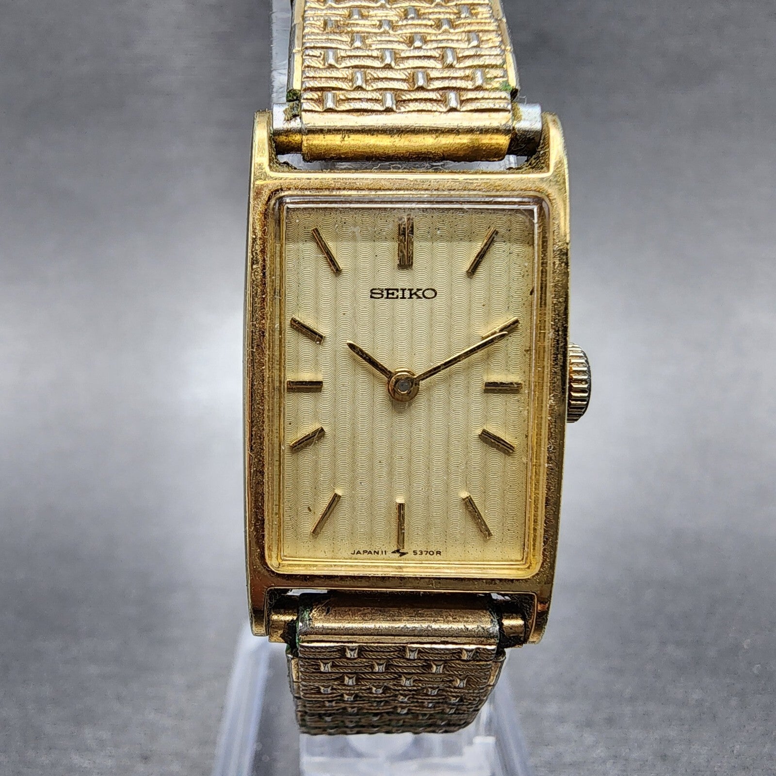 VTG Seiko Tank Watch Women 17mm Champagne dial Gold Tone Rectangle Manual Wind0