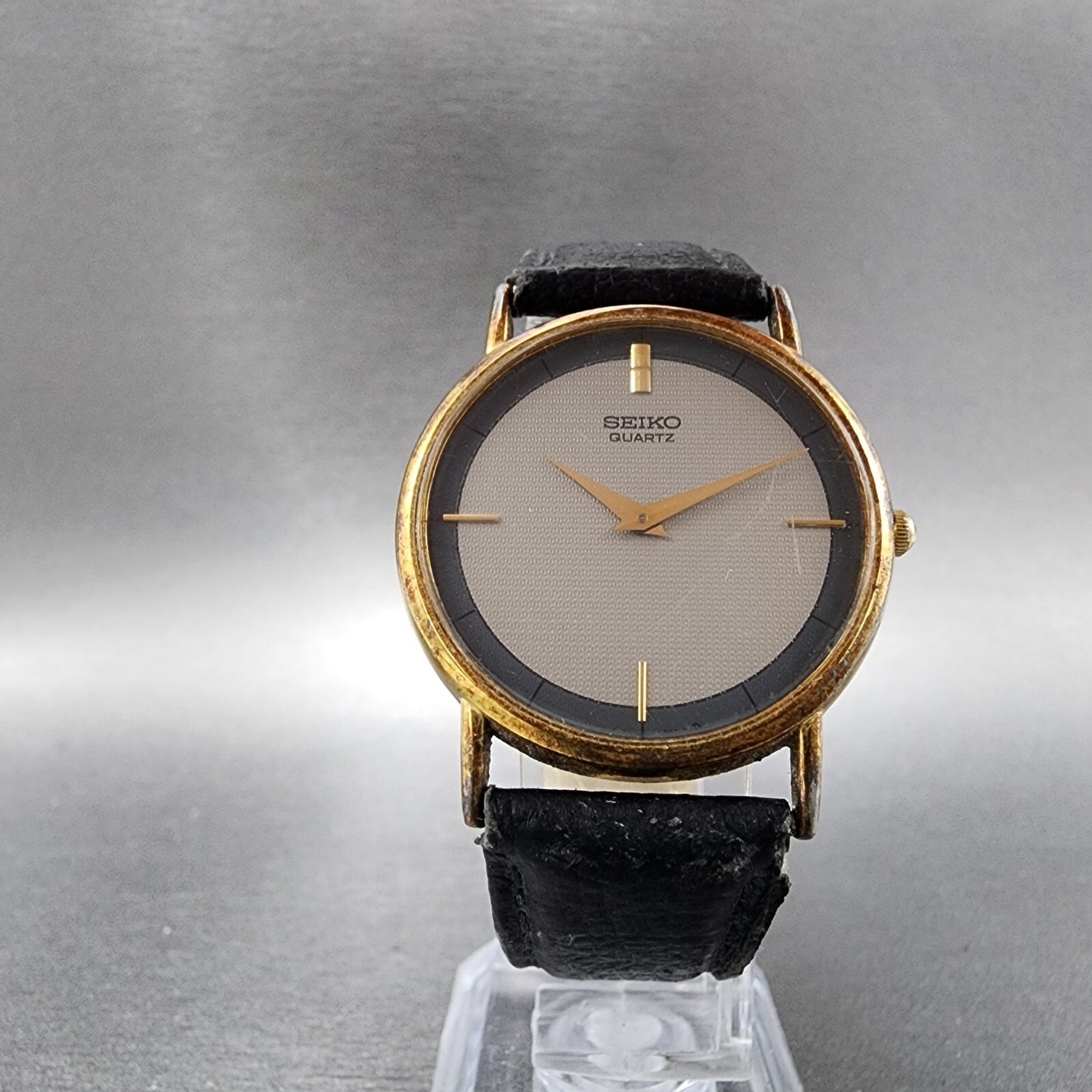 Seiko Watch Men 31mm Gray Dial Gold Tone Round 5y30-7009 New Battery