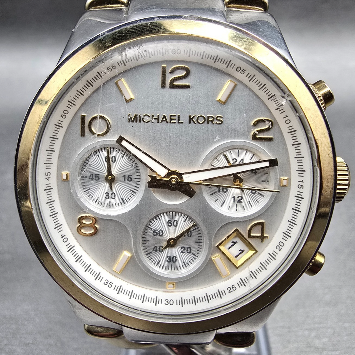 Michael Kors Runway Chronograph Watch Women 38mm Two Tone Twist Chain New Batt1