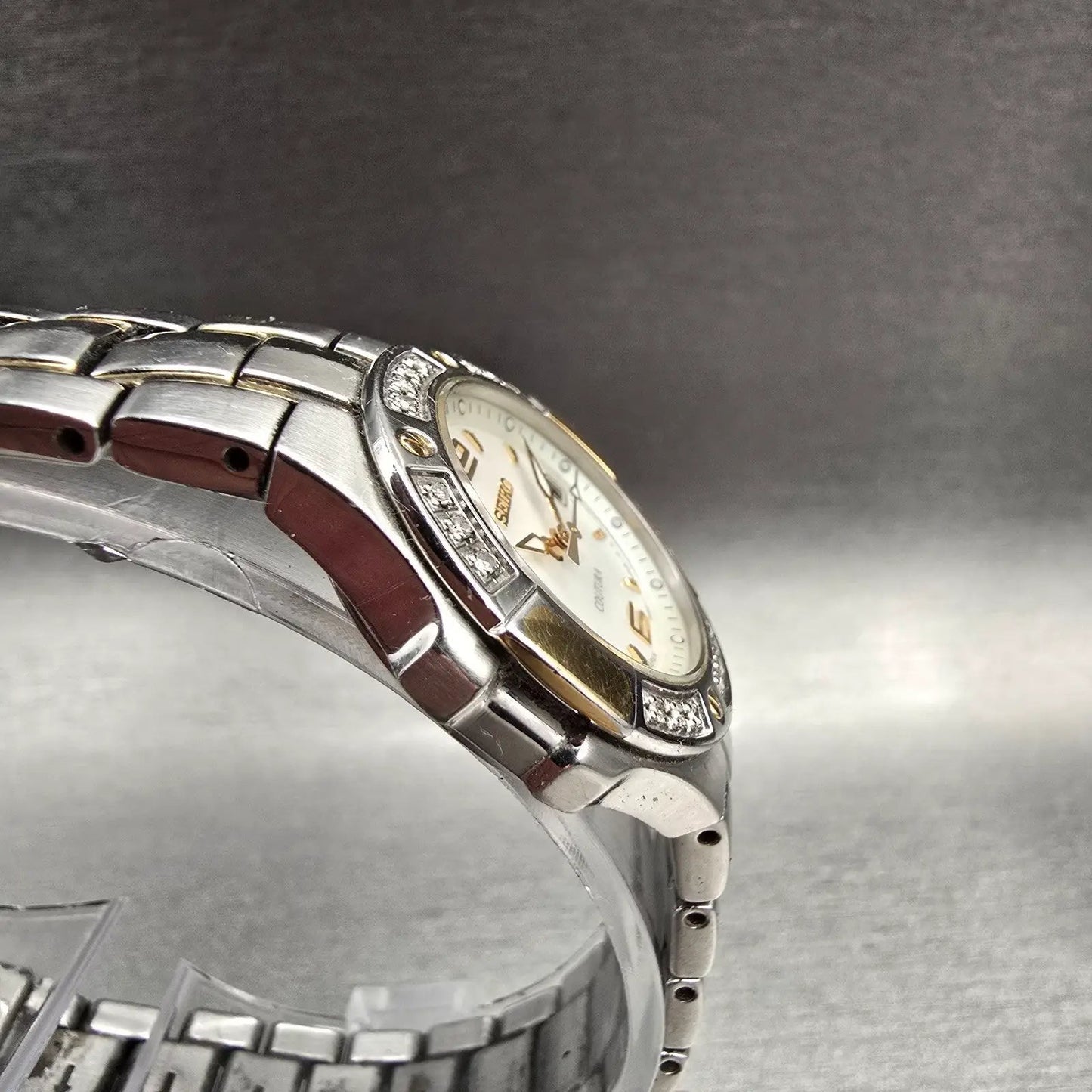 Seiko Coutura Watch Women 26mm MOP Dial Two Tone Date Diamond 7N82-0CG0 New Batt3