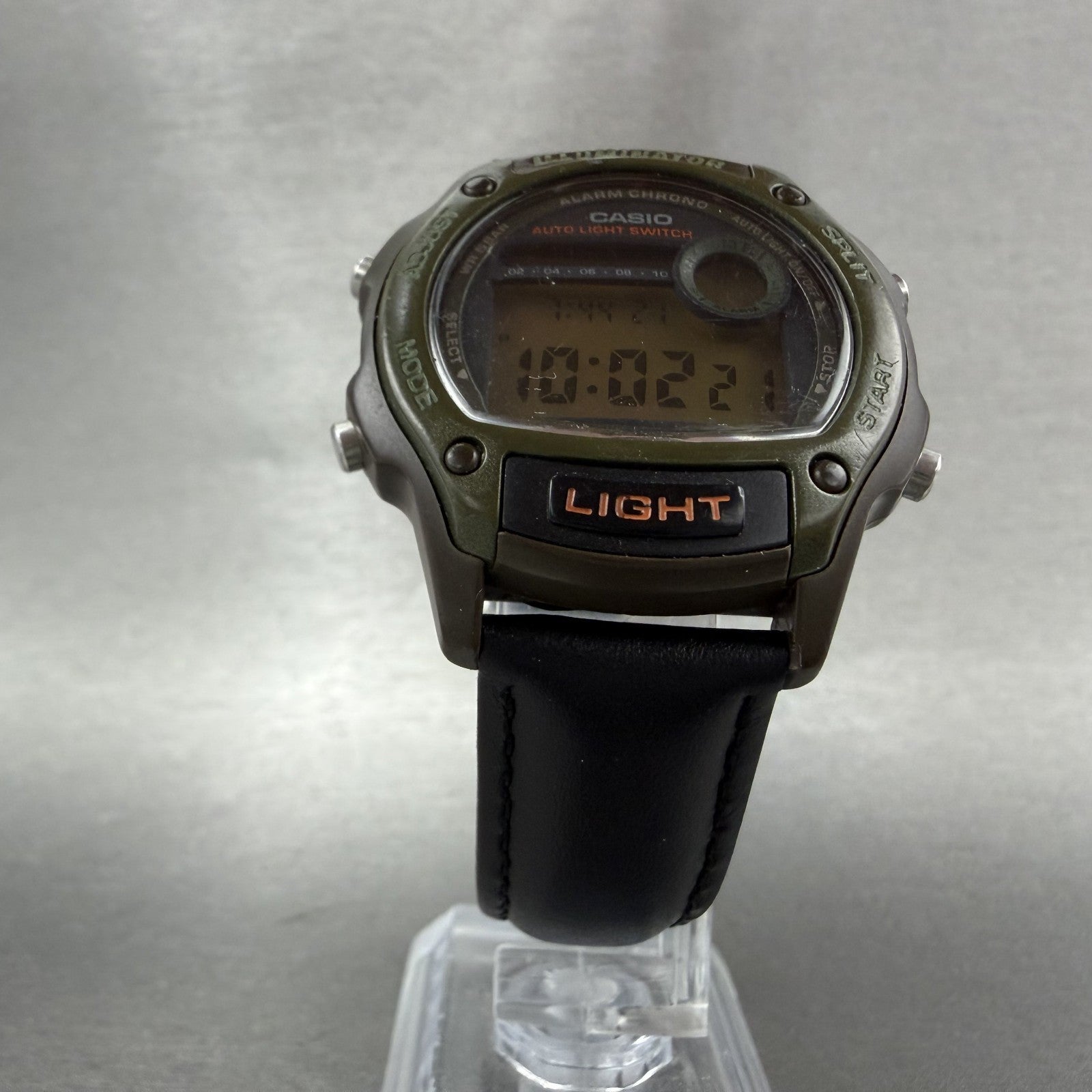 Casio Illuminator W94H Watch Men 37mm Digital Green Alarm Chrono Round New Batt5