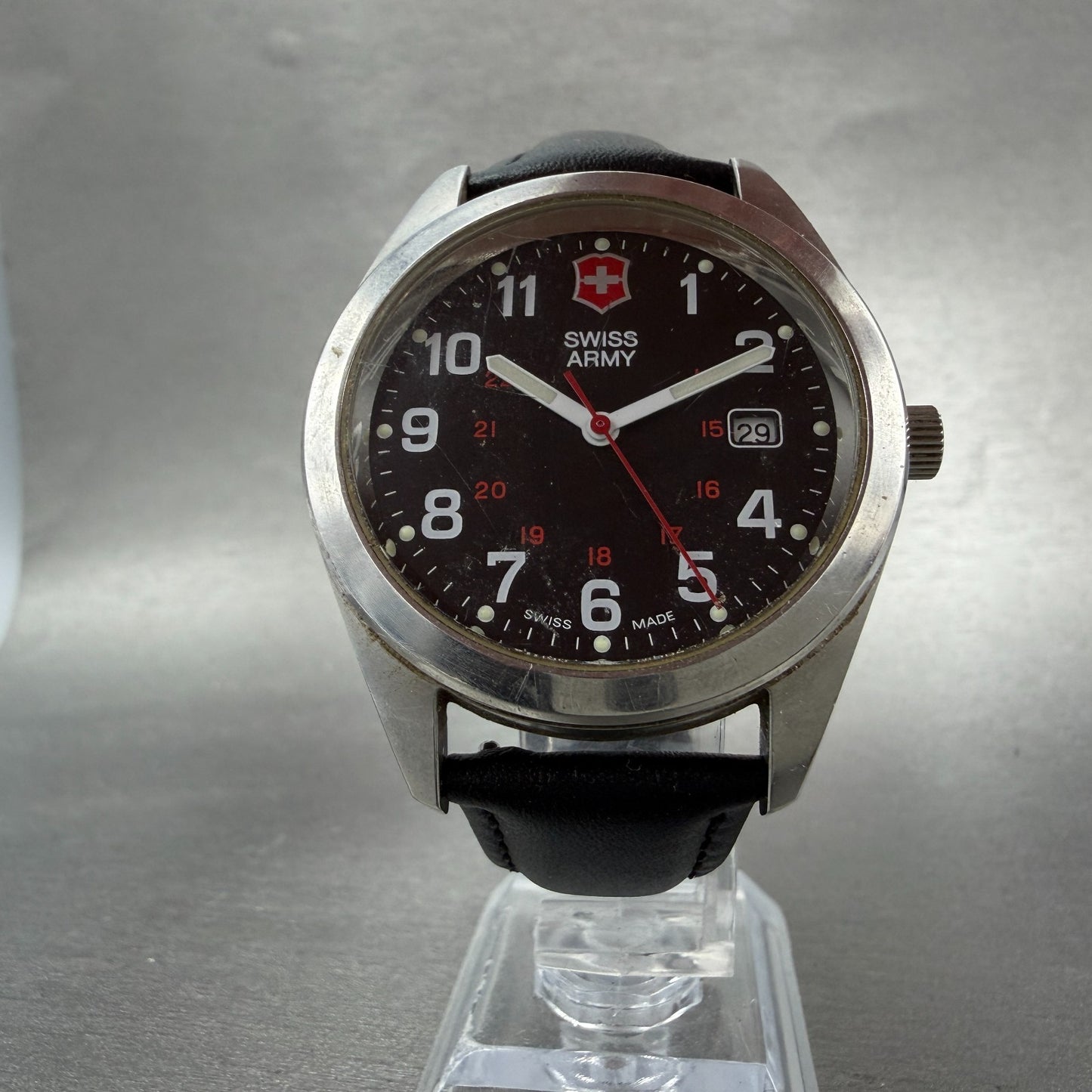 Victorinox Swiss Army Field Watch Men 40mm Black Dial Steel Date Round New battA5