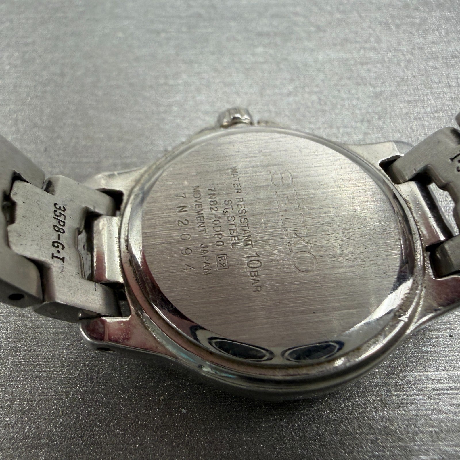 Seiko Dive Watch Women 26mm White Dial Silver Tone Date 7N82-0DP0 New Battery9