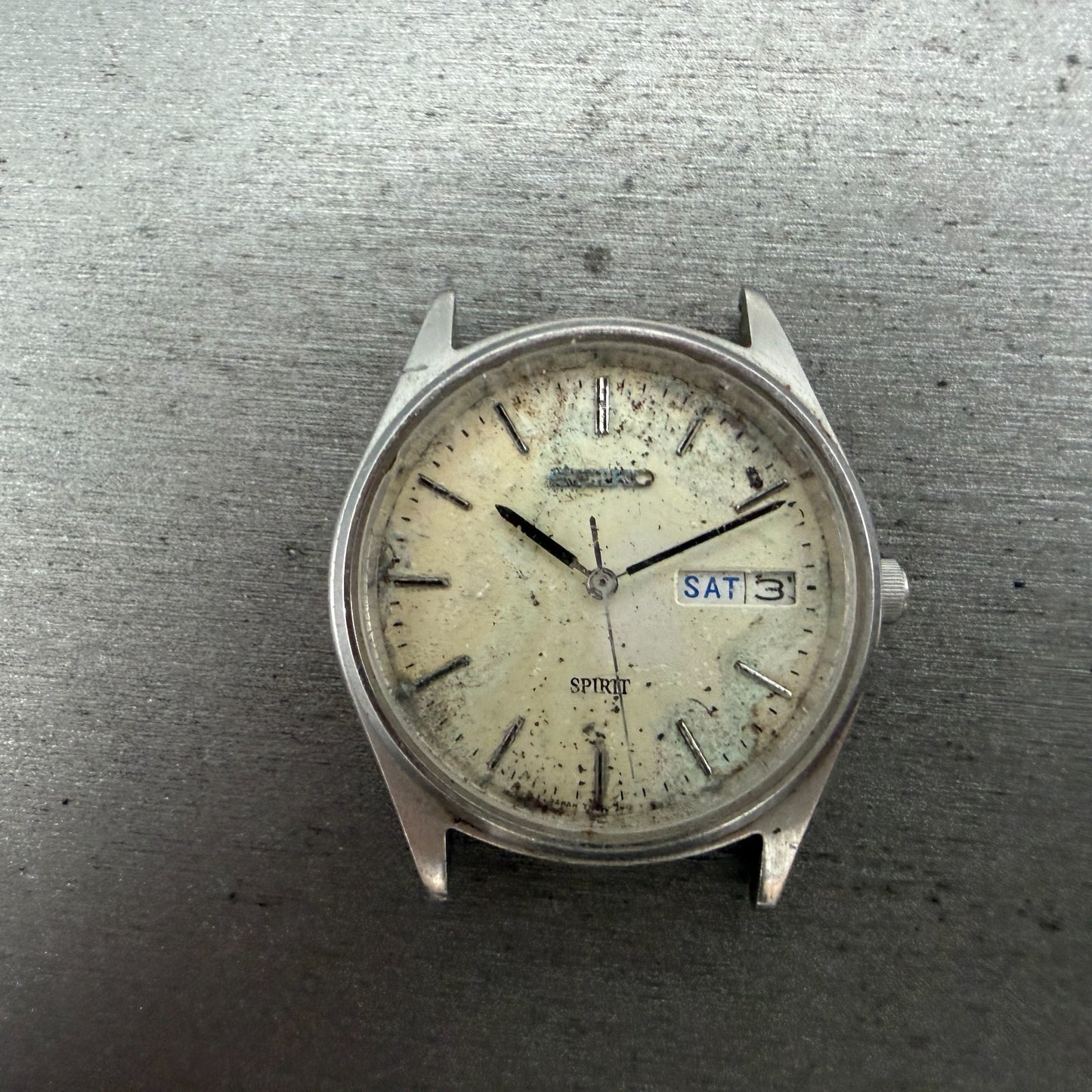Seiko Spirit Watch Men 35mm White Dial Silver Tone Daydate 7N48-7A00 PARTS VTG0