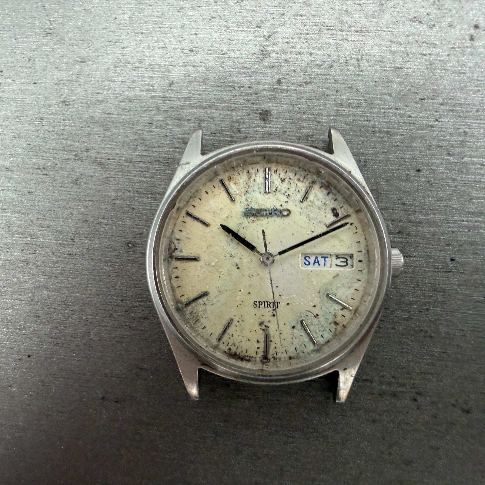 Seiko Spirit Watch Men 35mm White Dial Silver Tone Daydate 7N48-7A00 PARTS VTG0
