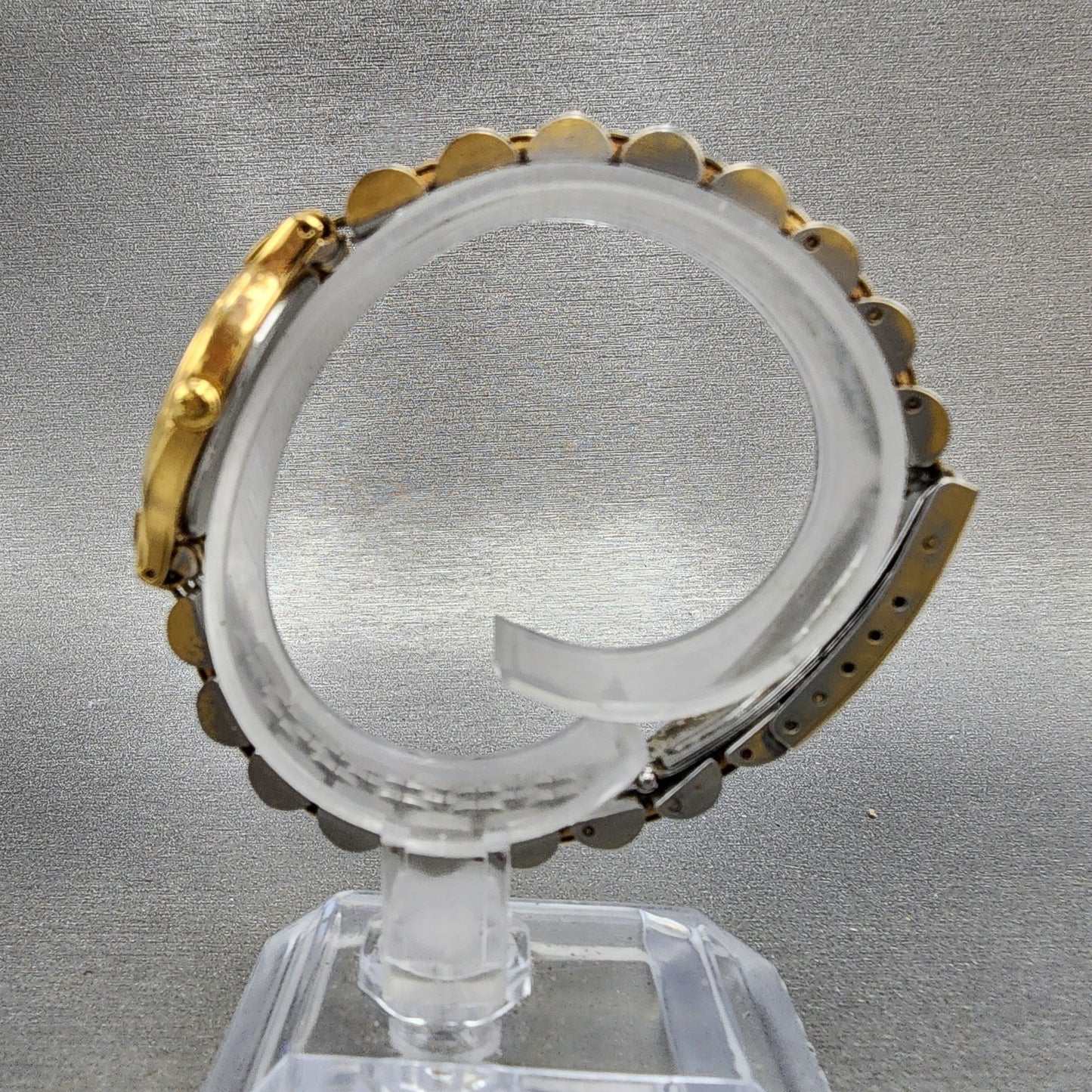 Seiko Watch Women 26mm White Dial Gold Tone Round V7006091 New Battery6