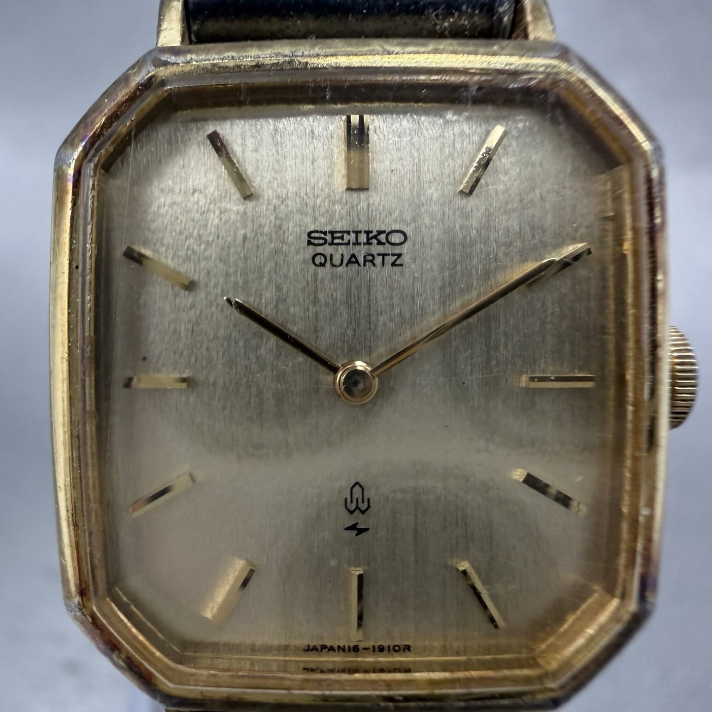 Seiko Tank Watch Women 22mm Champagne Dial Gold Tone 166030 New Battery1