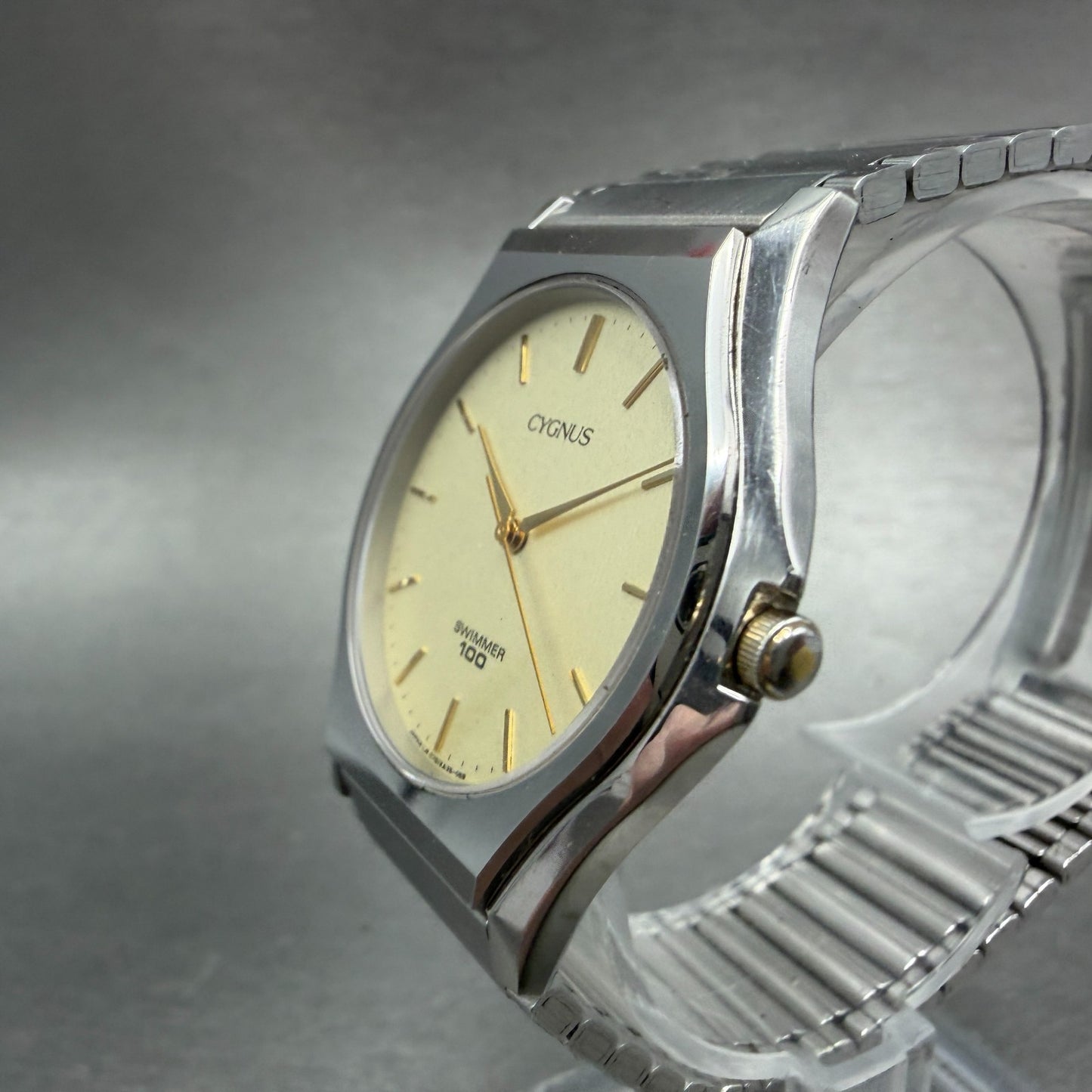 Orient  Cygnus Swimmer Watch Unisex 33mm Champagne Dial Silver Tone New Battery2