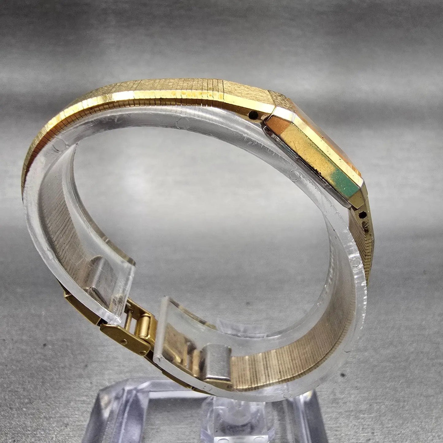 Seiko Watch Women 12mm Gold Dial Gold Tone Rectangle 2E20-6259 New Battery VTG8