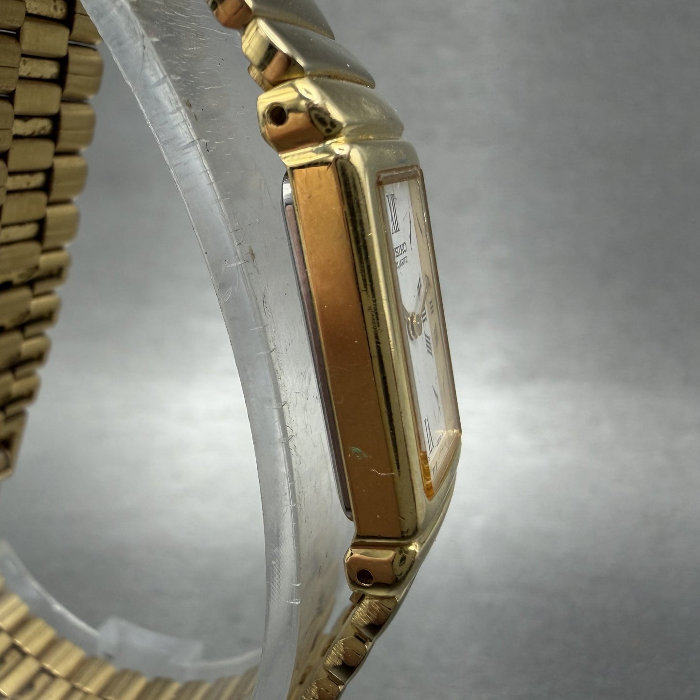 Seiko Tank Watch Women 13mm White Dial Gold Tone Rectangle 2E20-6759 New Batt YZ3