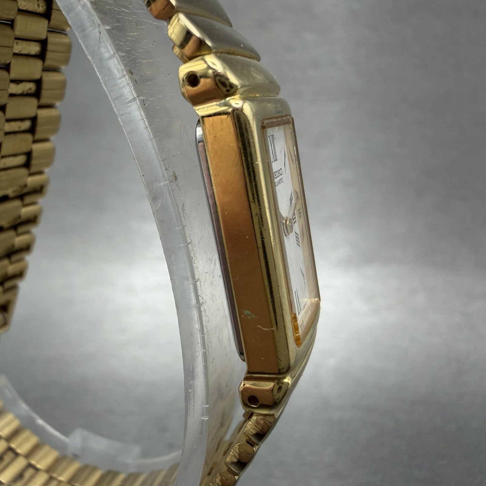 Seiko Tank Watch Women 13mm White Dial Gold Tone Rectangle 2E20-6759 New Batt YZ3